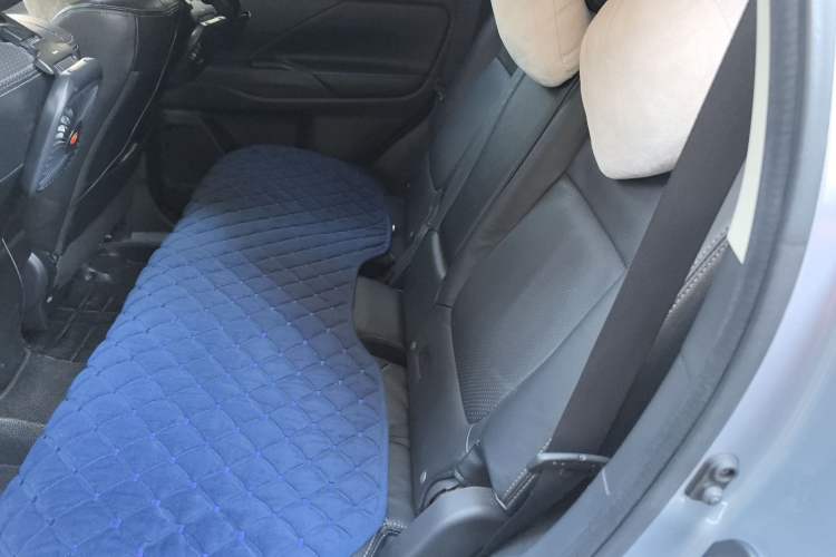 Used Mitsubishi Outlander 2014 2.4L 4x4 Deluxe Value Edition 7 Seats