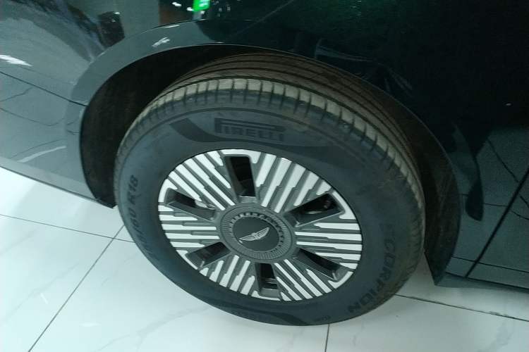 Used Geely Galaxy LEVC L380 2024 100 kWh 6-Seater Two-Wheel Drive Air