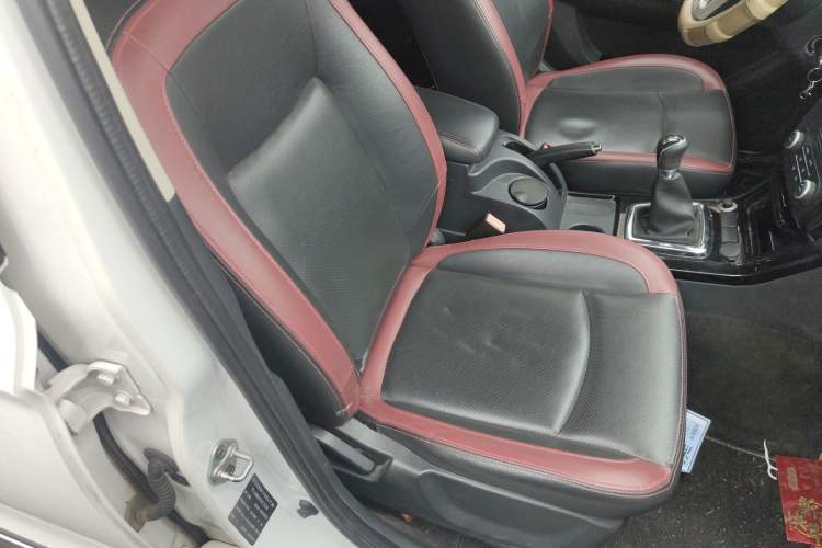 Used HYOSOW S3 2014 1.5L Luxury Version China IV Emission Standard
