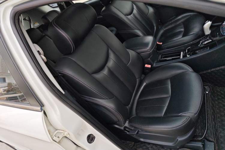 Used Luxgen Great 7 SUV 2014 2.2T Two-Wheel-Drive Smart Version
