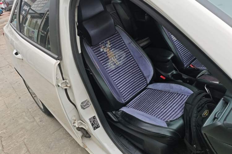 Used Ford Escort 2019 Revised 1.5L Automatic ZhiXiang Version (Tire Pressure Monitoring) China VI Standard Right Front Seat