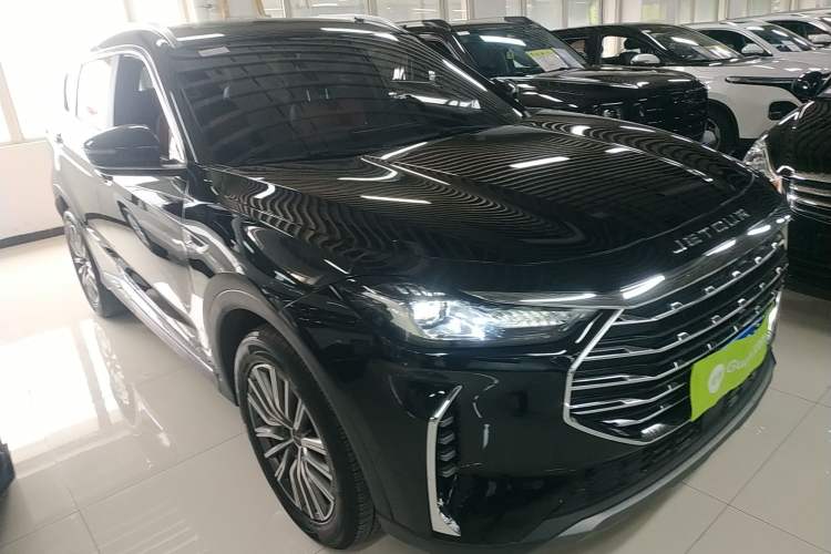 Used JETOUR X70 PLUS 2023 1.5T DCT Ziqiang PRO 5-Seater Front Right 45 Deg