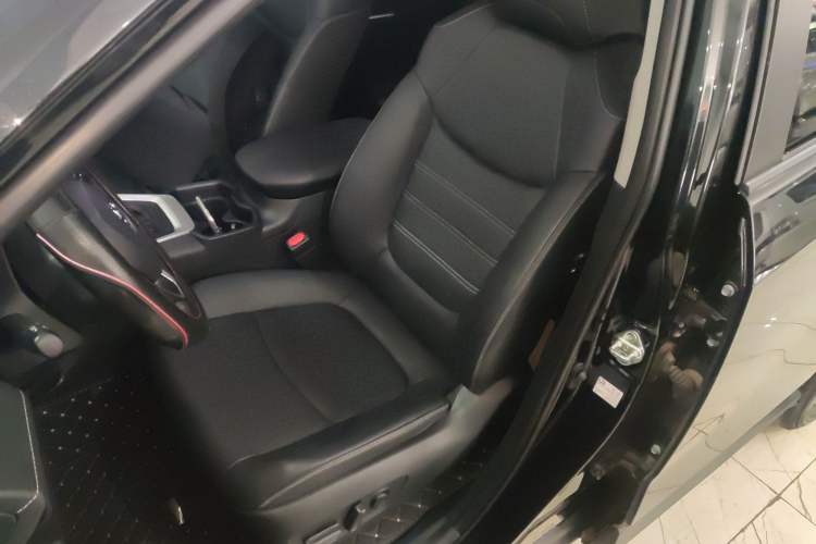 Used Toyota RAV4 2023 2.0L CVT Two-Wheel Drive Fashion Plus Edition Left Front Seat