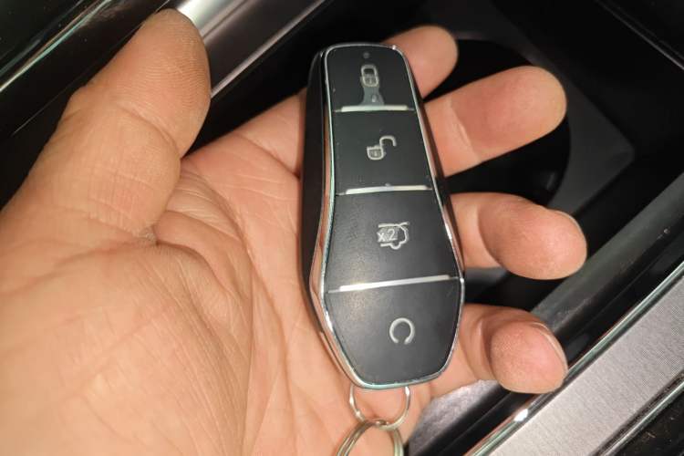 Used BYD Tang New Energy 2025 DM-i 115KM Cloud Ride Flagship Model Vehicle Key