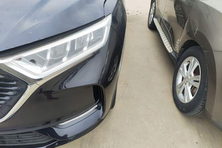 Used CHANGAN OSHAN X7 2021 1.5T Space Freedom Edition with Automatic Parking and Facial Recognition Left Front Headlight