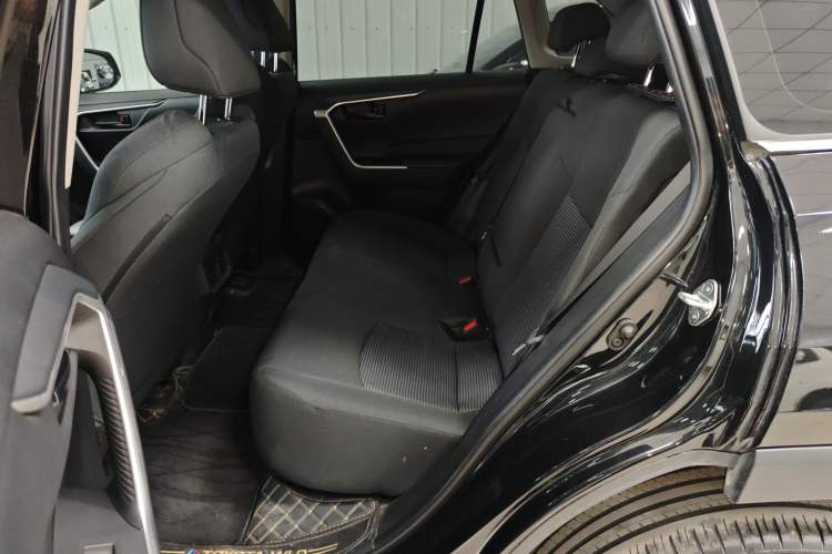 Used Toyota Wildlander 2023 2.0L CVT Two-Wheel Drive Leading Edition
