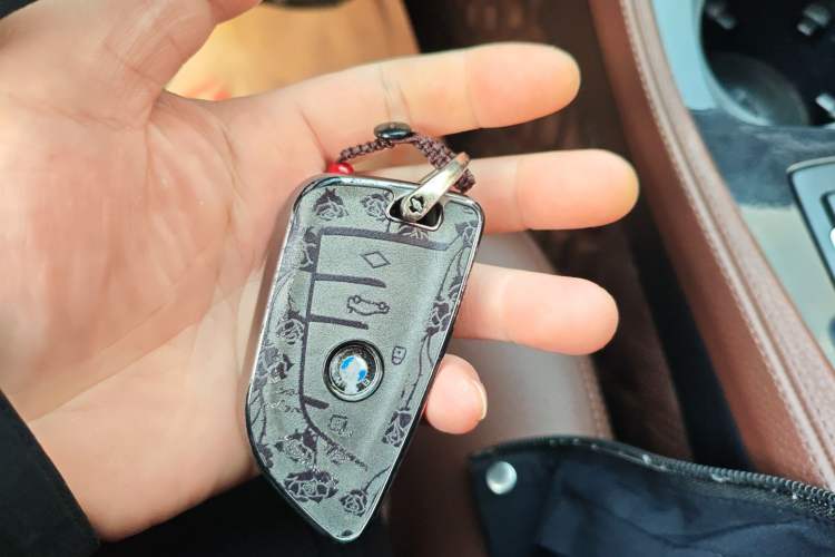 Used BMW 5 Series 2014 520Li Elegant Model
