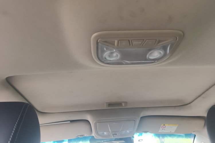 Used Geely Auto Emgrand 2017 Sedan Million Edition 1.5L Manual Upward Connect Version Headliner