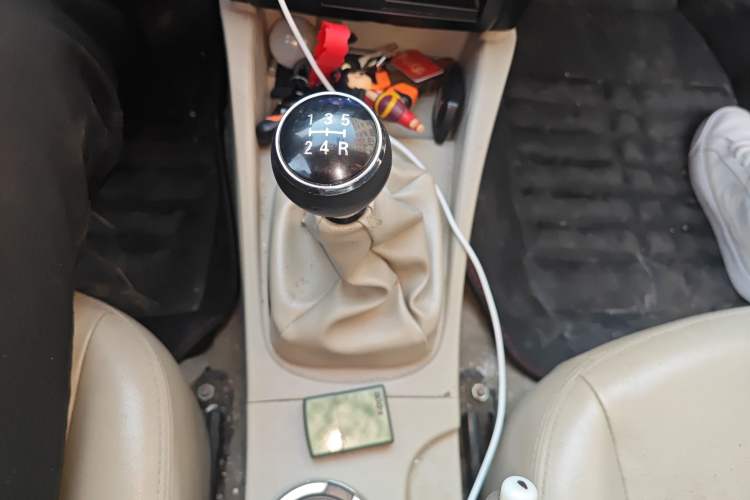 Used Soueast V3 Lingyue 2011 1.5L Manual Happiness Edition Gear Lever