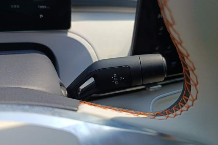 Used Geely Galaxy Xingjian 7 EM-i 2025 120km Exploration+ Version Gear Lever