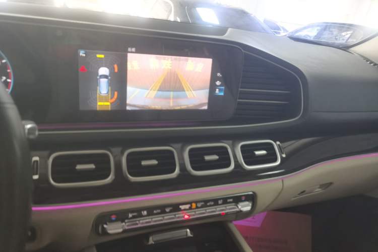 Used Mercedes-Benz GLE 2020 Restyled GLE 350 4MATIC Fashion Edition Audio And AC Panel