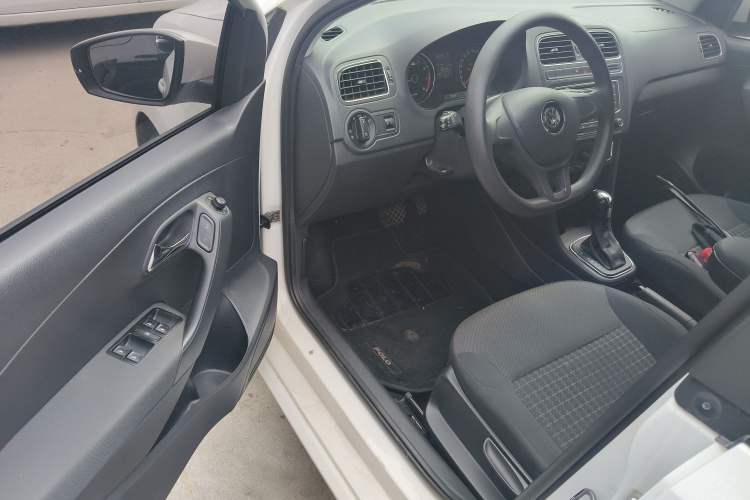 Used Volkswagen Polo 2014 1.6L Automatic Comfort Edition
