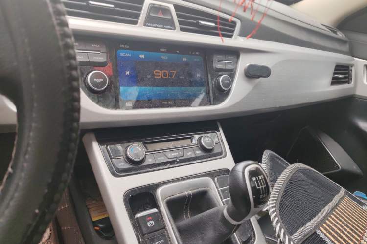 Used Geely Auto Emgrand X7 Sport 2016 2.0L Manual ZhiShang Version Audio And AC Panel