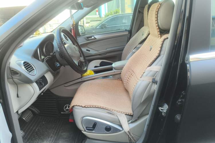 Used Mercedes-Benz M-Class 2010 ML 300 4MATIC