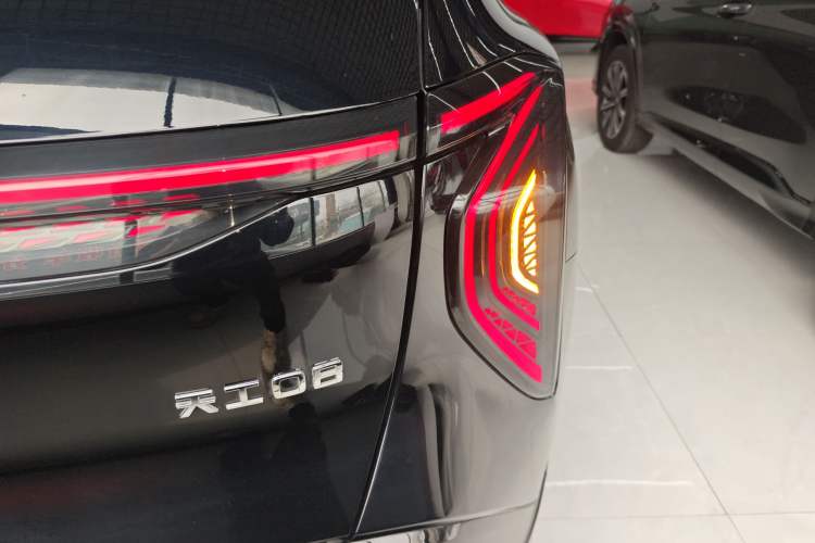 Used Hongqi Tiangong 08 2025 730 Max Rear-Drive Version Right Rear Taillight