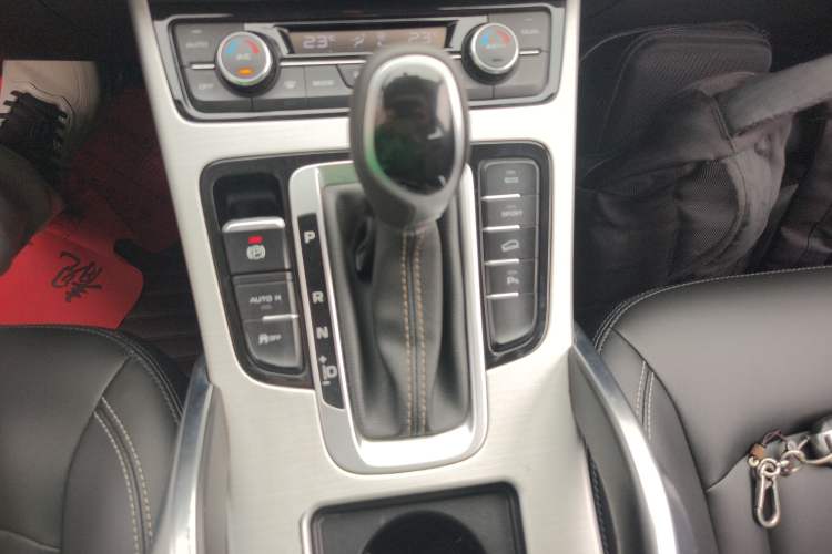 Used Geely Auto Emgrand X7 Sport 2016 1.8TD Automatic ZhiShang Model Gear Lever