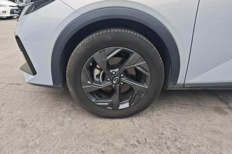 Used GAC Trumpchi GS3 2025 Shadow Speed 270T Enjoyment Edition Soaring to New Heights Left Front Wheel Hub