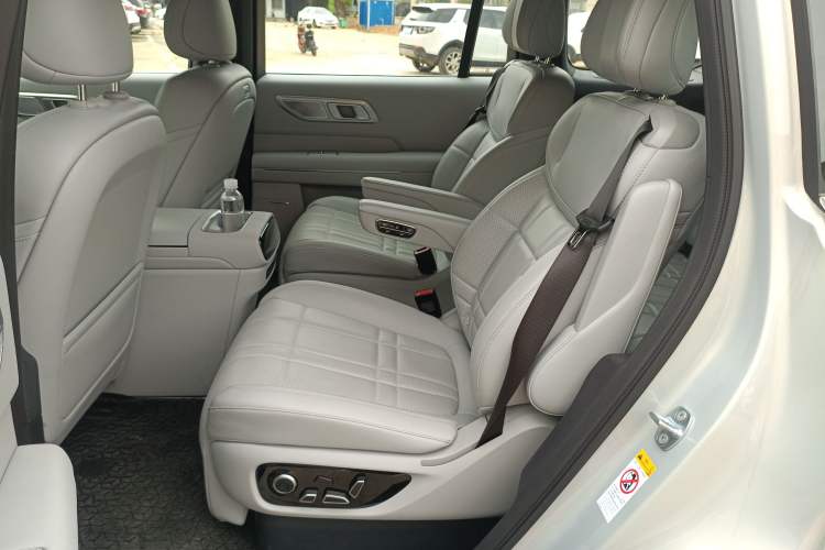 Used Deepal S09 2025 Rear-Drive Ultra+ Left Rear Seat