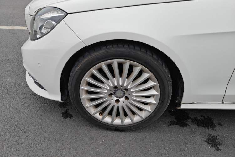 Used Mercedes-Benz E-Class 2015 Facelift E 200 L