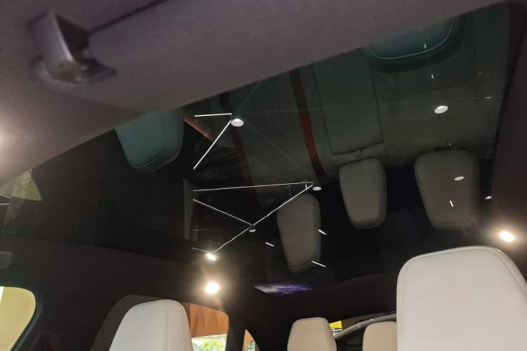 Used ONVO L60 2024 60 kWh Rear-Drive Version