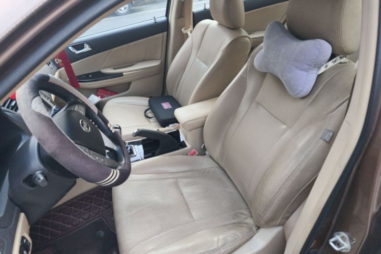 Used BYD G6 2013 2.0L Manual Luxury Version
