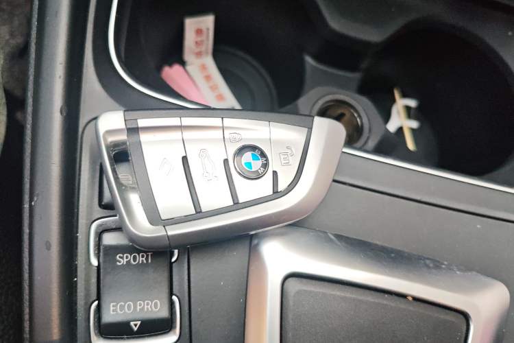 Used BMW 3 Series 2016 320Li Ambition Model

