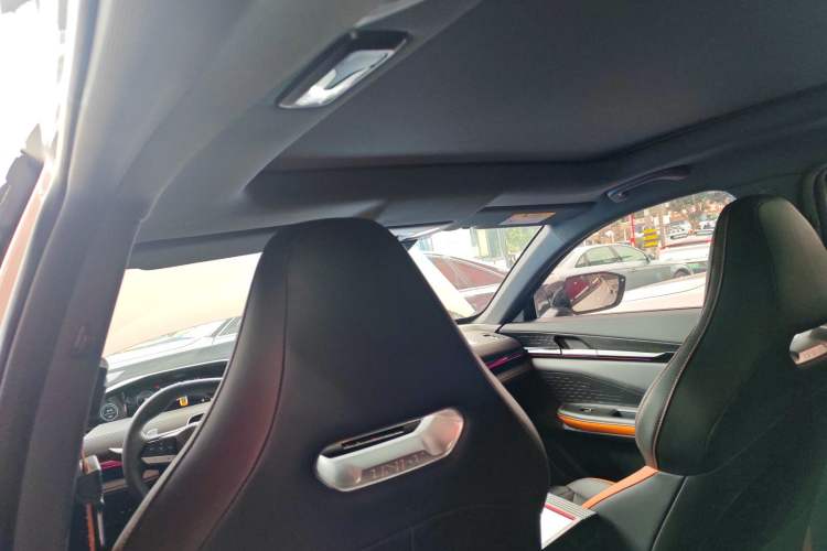 Used Changan UNI-V 2024 1.5T High-Energy Version
