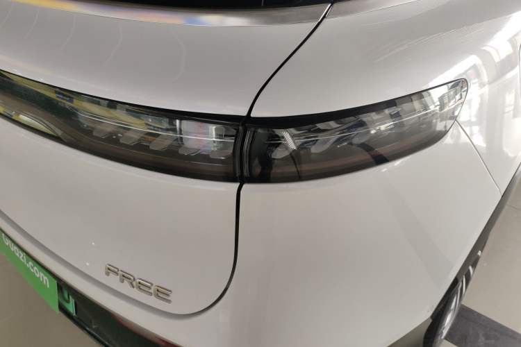 Used VOYAH FREE 2021 Four-Wheel Drive Standard Range-Extended Exclusive Luxury Package Right Rear Taillight