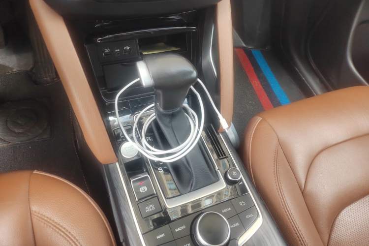 Used BORGWARD BX7 2018 28T Front-Wheel Drive Quality Enjoyment Version 5 Seats China VI Emission Standard
