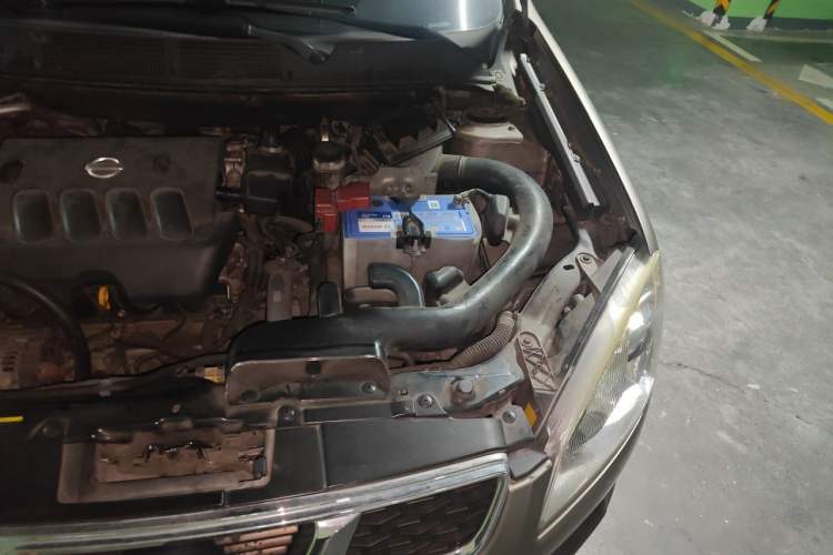 Used Nissan Qashqai 2011 2.0 XV Lea CVT 2WD Engine Bay Left