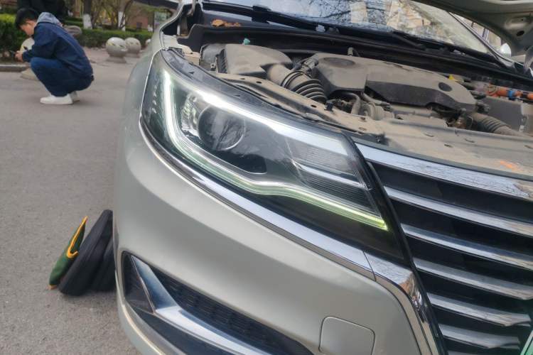 Used Roewe i6 New Energy 2017 45T Hybrid Connect & Smart Enjoyment Edition Right Front Headlight