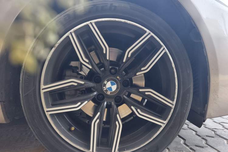 Used BMW 5 Series 2014 520Li Elegant Model
