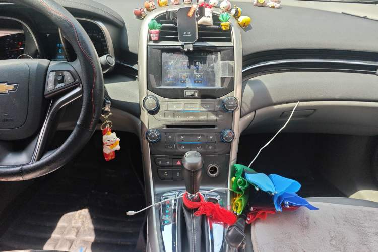 Used Chevrolet Malibu 2014 2.0L Automatic Comfort Edition Audio And AC Panel