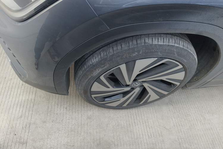 Used Volkswagen ID.6 X 2021 Prime Smart Four-Wheel Drive Edition Left Front Wheel Hub