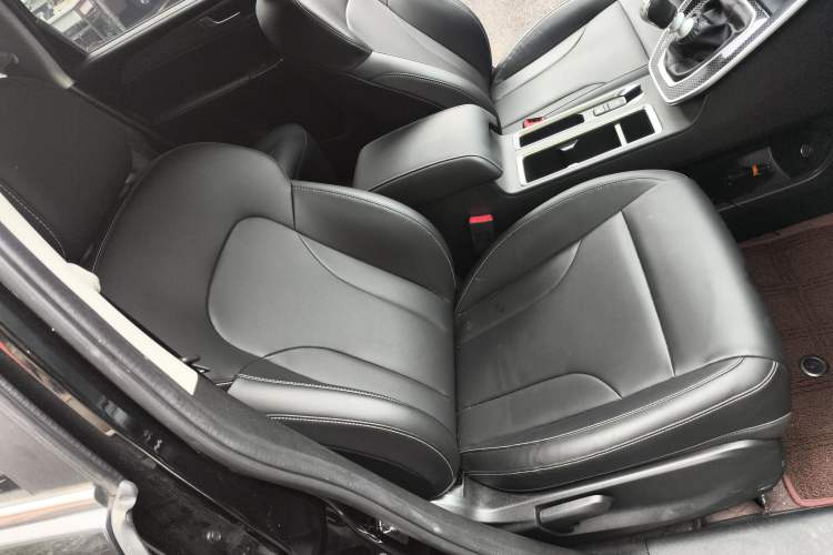 Used Haval M6 2021 PLUS 1.5T Manual Luxury Smart Connectivity Model