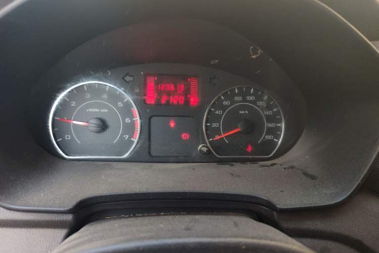 Used Wuling Hongguang V 2019 1.5L Jingqu Edition Sealed-Window Vehicle China VI LAR Instrument Cluster