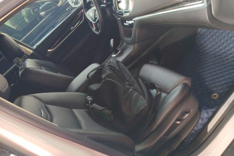 Used Cadillac XT5 2018 25T Luxury Model
