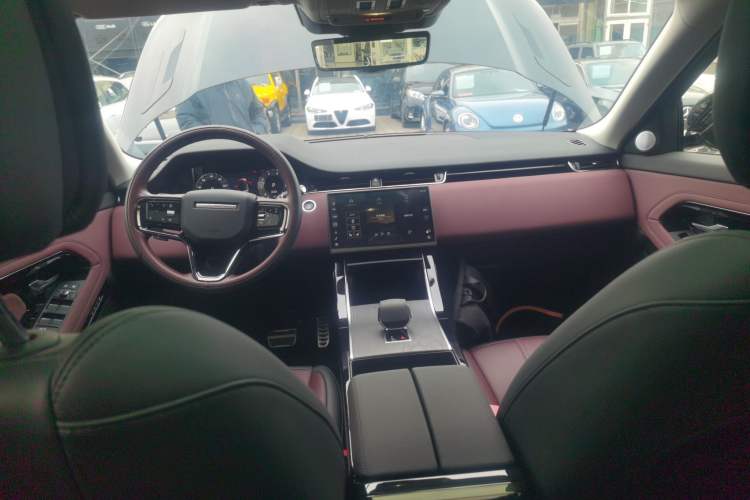 Used Land Rover Range Rover Evoque 2024 Aurora L 249 PS Prestige Light-Chasing Edition