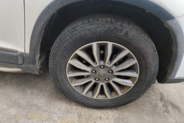 Used Haval H6 2015 Sport Edition 1.5T Automatic Two-Wheel Drive Luxury Model Right Front Wheel Hub