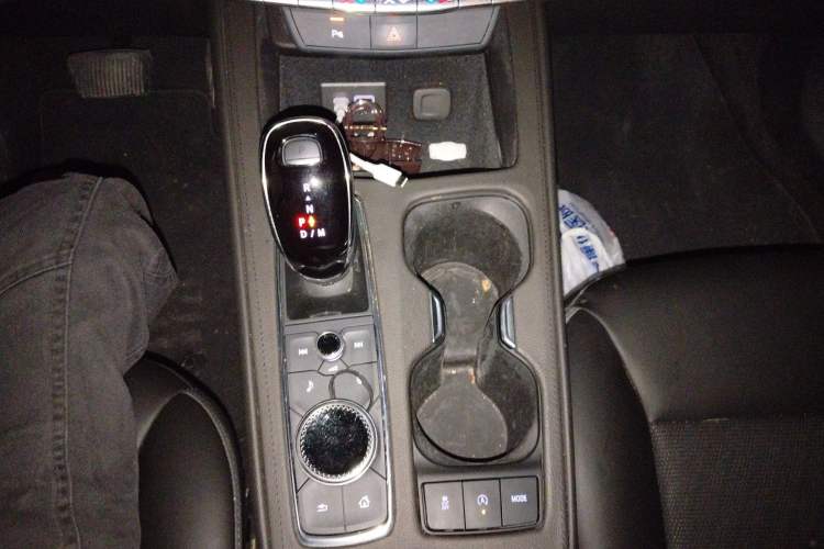 Used Cadillac XT4 2022 28T Two-Wheel Drive Fashion Edition Gear Lever