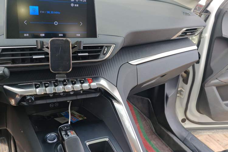 Used Peugeot 5008 2019 360THP 7-Seater Flagship Edition Audio And AC Panel