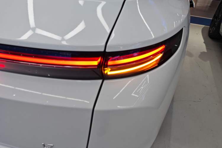 Used Li Auto L7 2023 Max model Right Rear Taillight