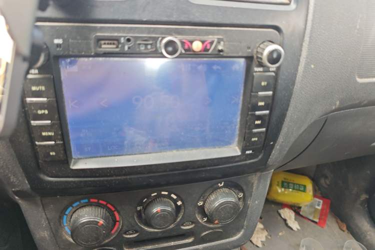 Used Dongfeng Fengon 330 2014 1.5L Manual Standard Edition DK15-02 Audio And AC Panel