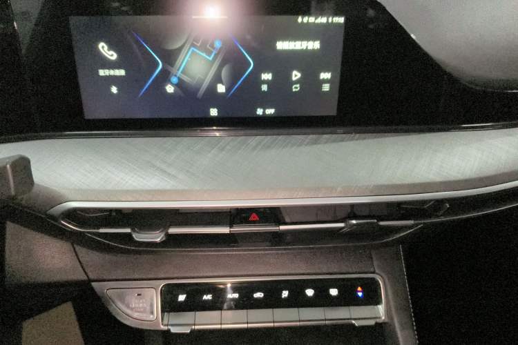 Used CHANGAN Eado 2022 PLUS Blue Whale NE 1.4T GDI DCT Prestige Edition
