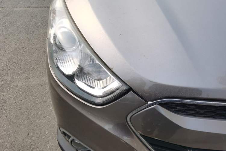 Used Hyundai ix35 2012 2.0L Automatic Two-Wheel Drive Elite Edition GLS Right Front Headlight