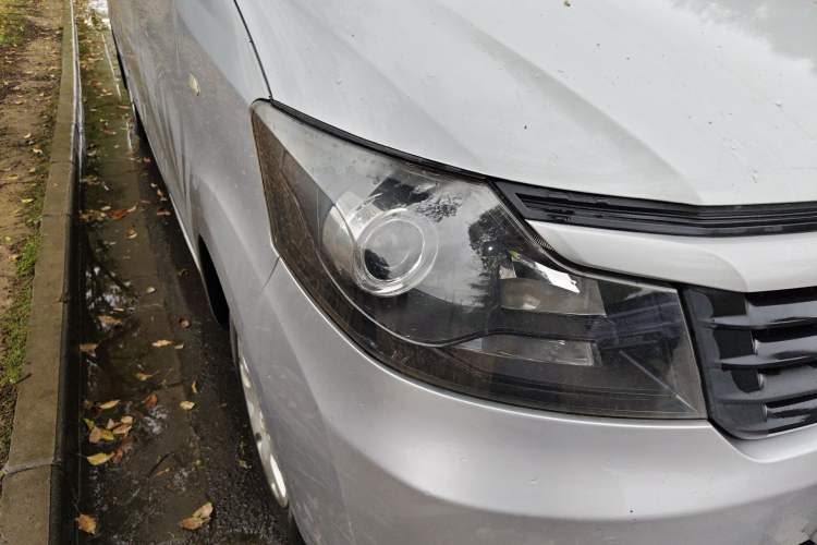 Used CHANGAN KAICHENG Ruixing M90 2017 2.0L Value Edition High-Roof 6-Seater Dual-Swing Doors 4G94S Right Front Headlight