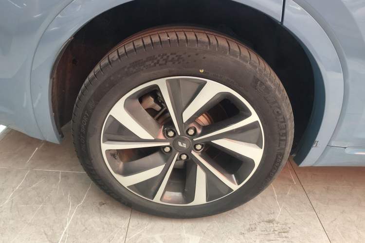 Used Li Auto ONE 2021 Extended-Range 6-Seater Version Exterior 5