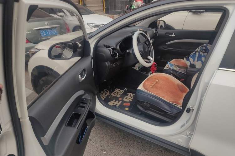 Used Kia kx1 Stonic 2019 1.4L Automatic Fun Edition China VI Driver Seat