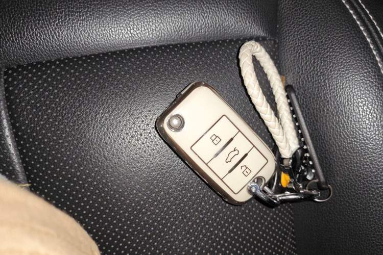 Used Roewe RX5 2016 30T Two-Wheel Drive Automatic Internet Smart Edition