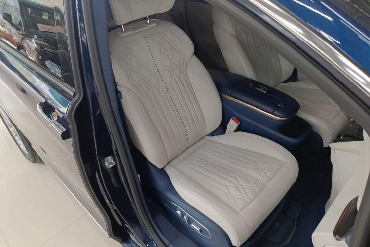 Used Buick GL8 2022 Avenir Avia Four-Seat Prestige Edition Right Front Seat